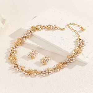 Romantic Gold Leaf & Pearl Necklace Earrings Set